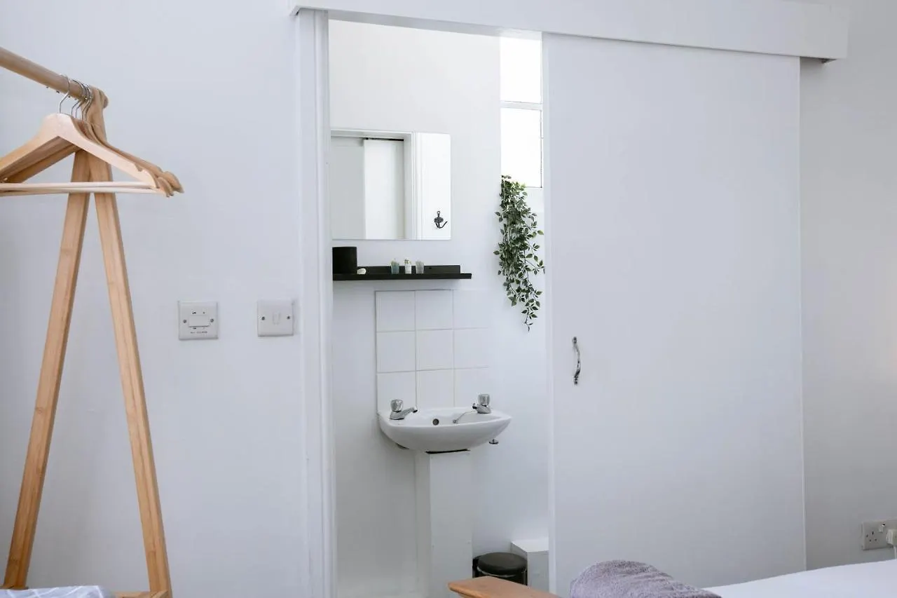 Peaceful Apartment, Private Parking, Long Stay Prices, Close To Uni, Hosp, Centre 埃克塞特 英国